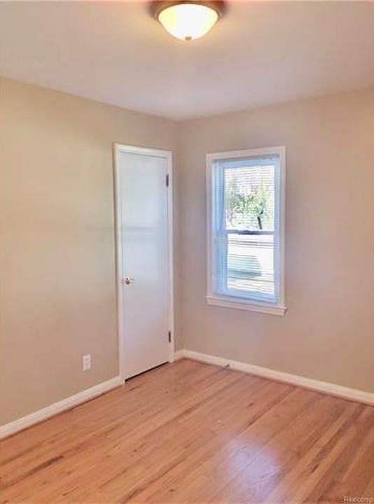 1st image of 303 California Ave #1