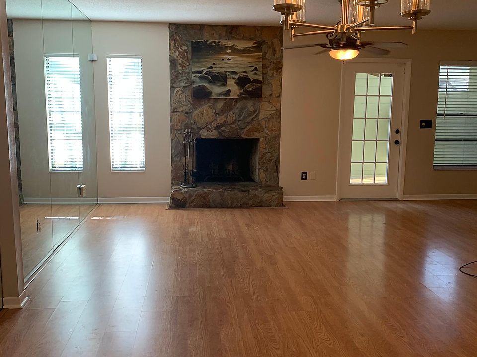 1st image of 725 N Himes Ave