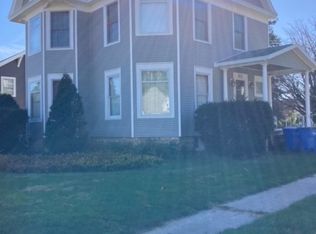802 10th St, Grundy Center, IA 50638