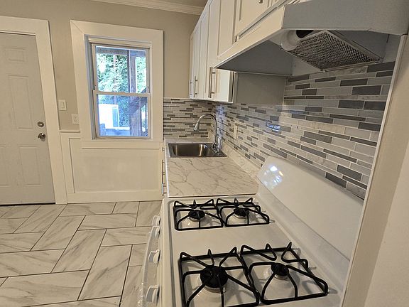 5th image of 1514 Pembroke St #1
