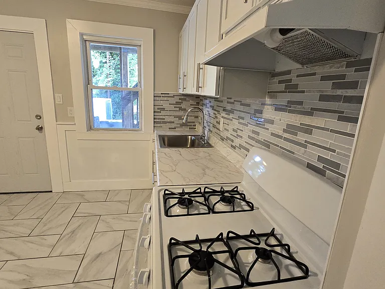 1514 Pembroke St #L1 — Photo 18