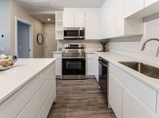 345 19th Ave SW, Calgary, AB T2S0E1