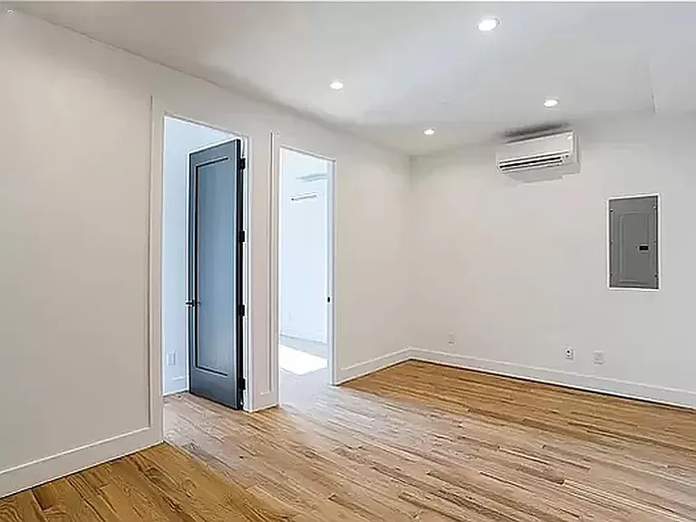 1626 Brooklyn Ave #2H — Photo 4