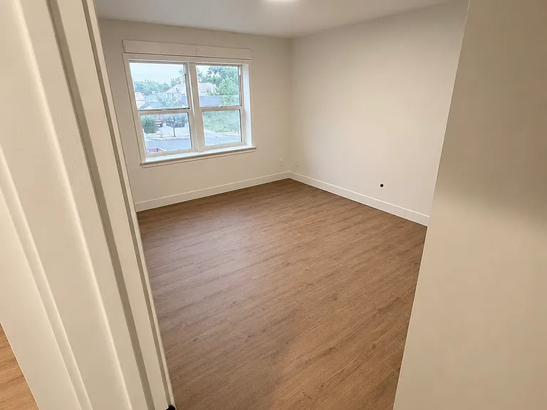 1823 E Stratford Ave — Photo 17
