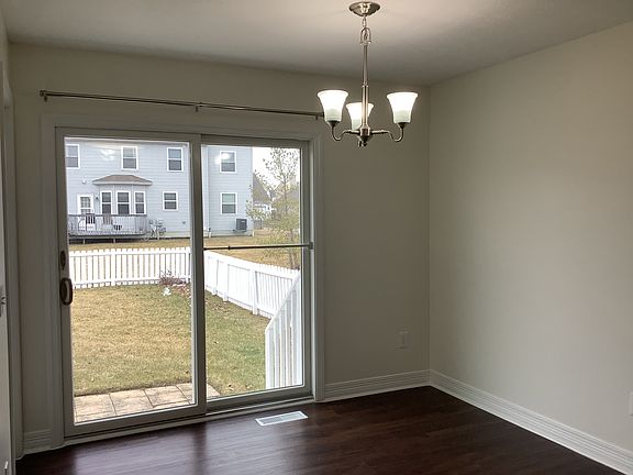 4th image of 768 Shellbark St