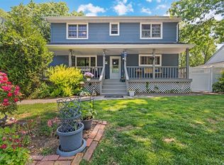 84 46th St, Islip, NY 11751