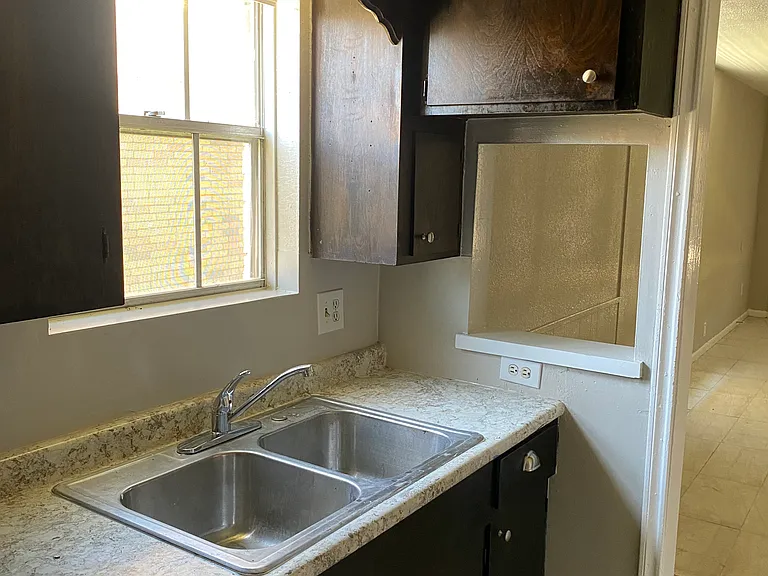 3413 Lantern Ln — Photo 12