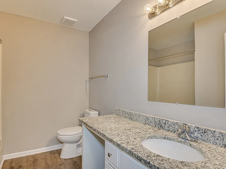 120 Chalet North Ct — Photo 21