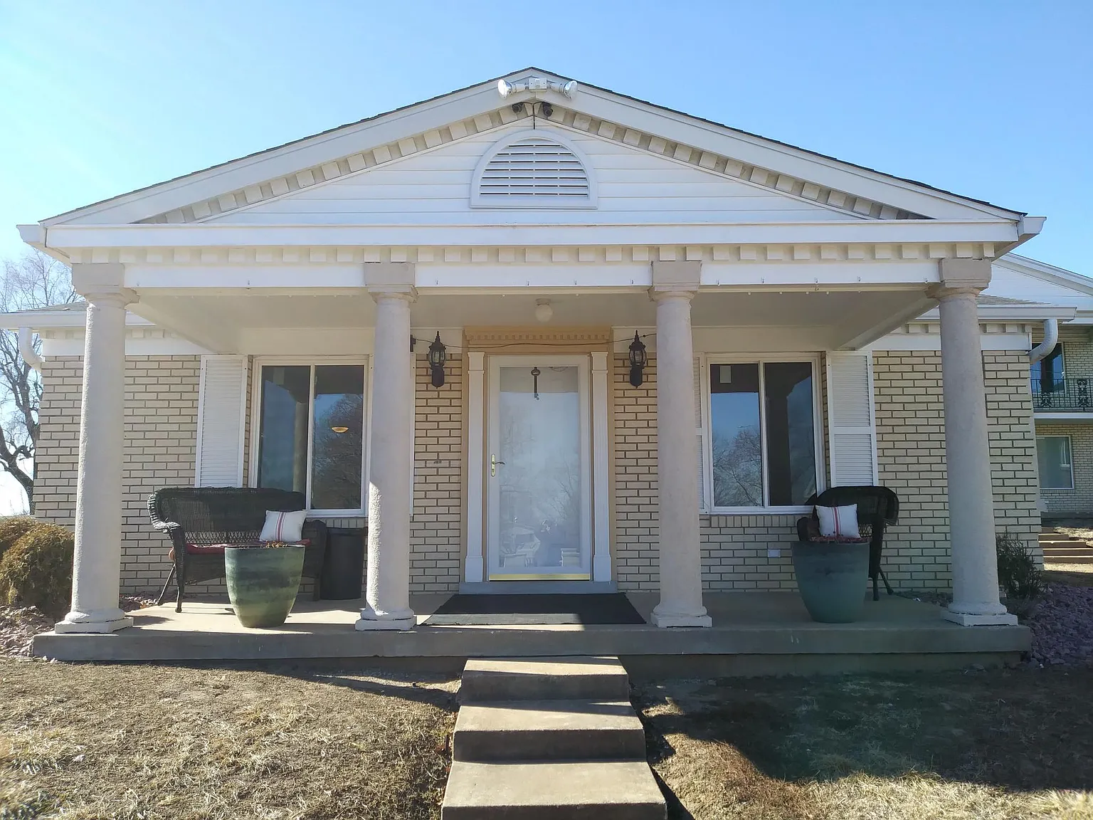 215 Anderson Lane — Photo 4