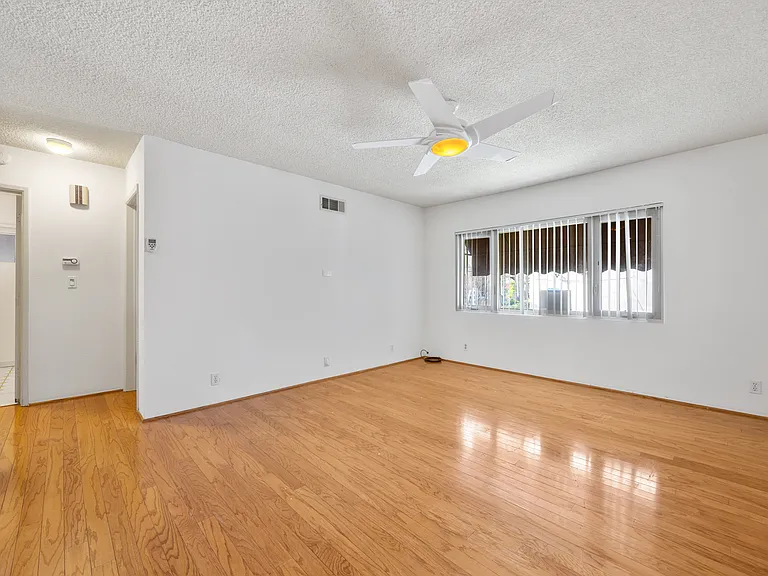 101 Hampden Ter — Photo 17