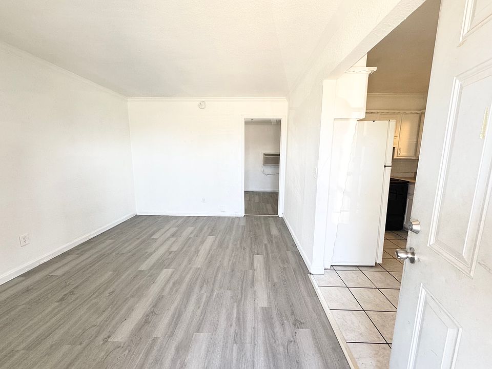 1st image of 3500 S Pennsylvania Ave APT 7