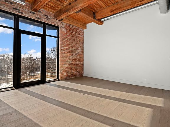 4th image of 1600 S Jefferson St #302