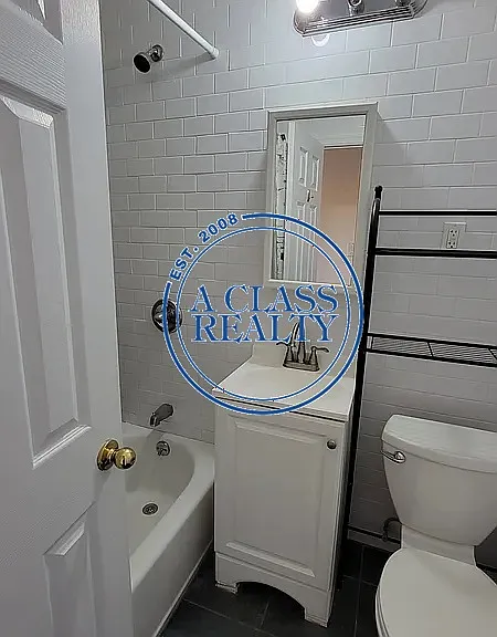 2802 Steinway St #3L — Photo 9
