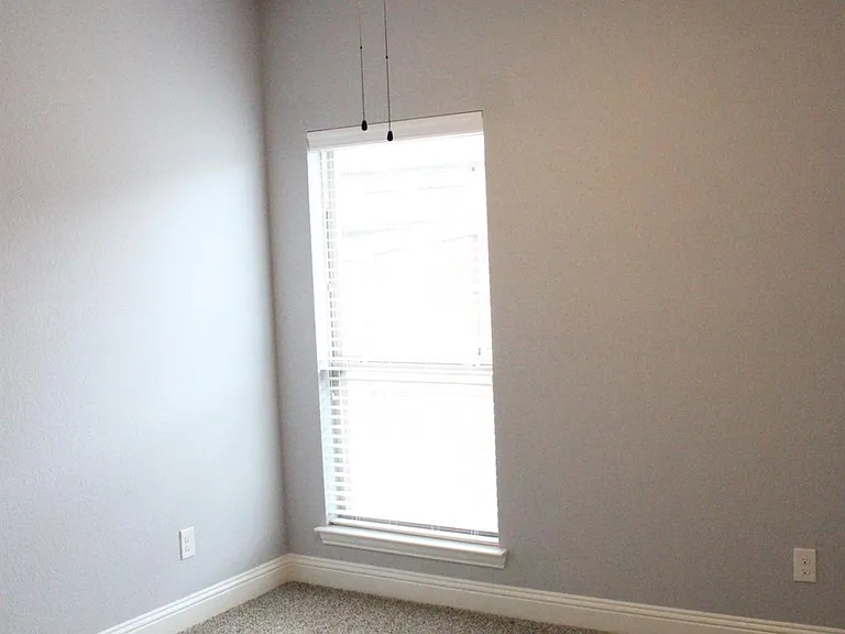 111 Cambridge St — Photo 10