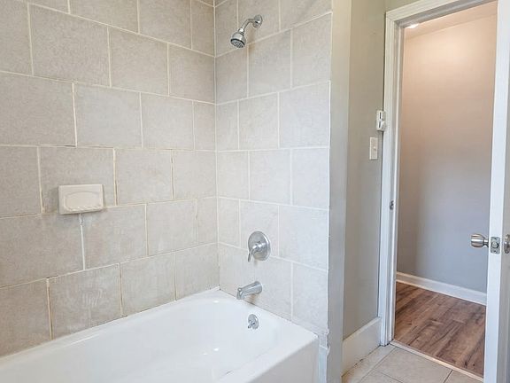 5th image of 28 Harding Pl #3A