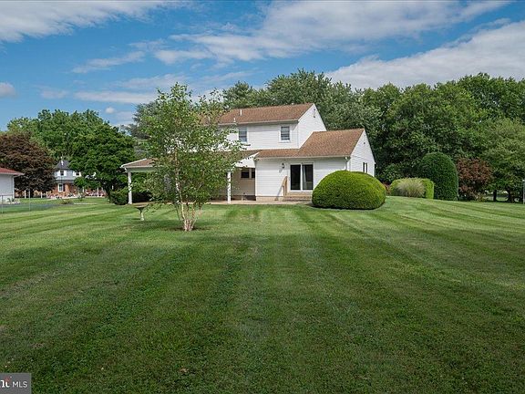 4th image of 1 Abbey Ct