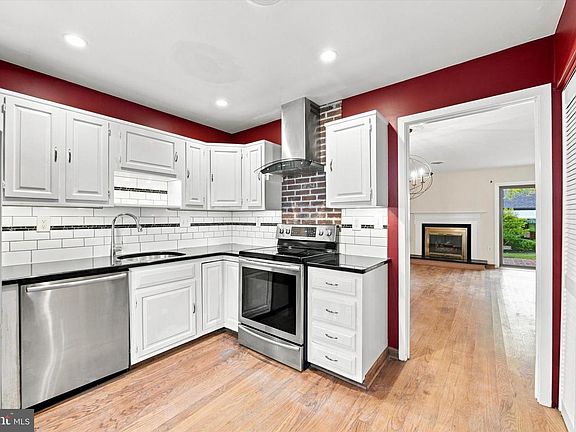 3rd image of 200 Chandler Dr #200