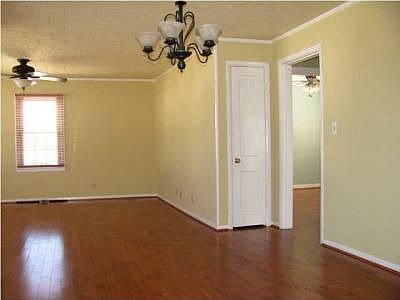 5th image of 279 Warren St