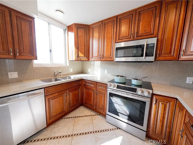 10751 Wilshire Blvd #1405 — Photo 5