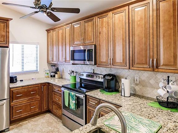 3rd image of 4218 SW 25th Pl
