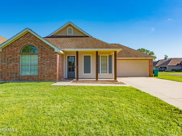200 Oak Hill Ln, Youngsville, LA 70592