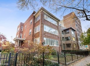 1129 W Pratt Blvd #4, Chicago, IL 60626