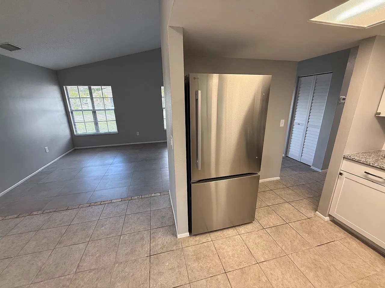 3 bed, 1216 sqft, $2,100 — Photo 4