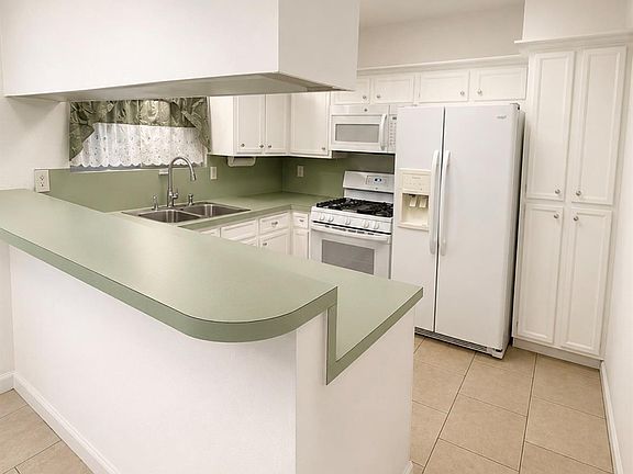 5th image of 14526 Roundstone Ln