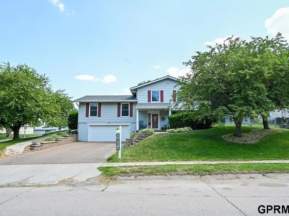 11105 Farnam St, Omaha, NE 68154
