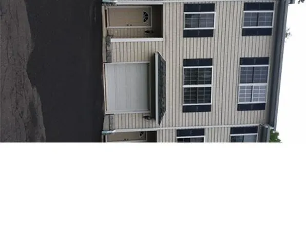 160 Shelter Rock Rd #7, Danbury, CT 06811