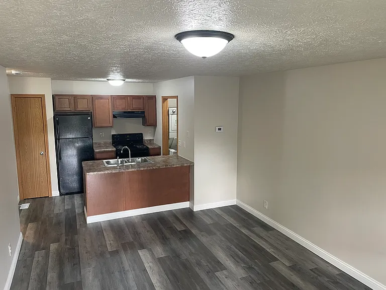 2100 Banstead Ct — Photo 4