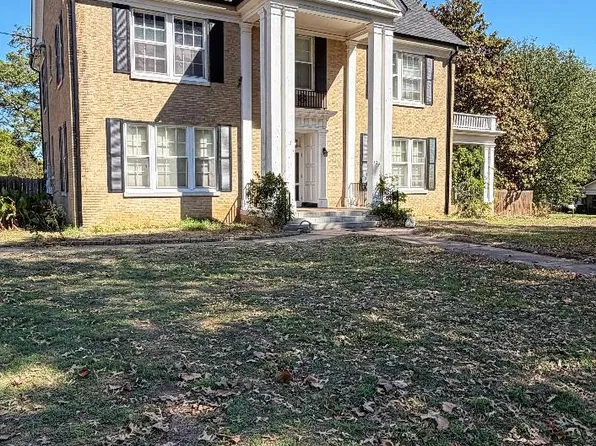 420 E 10th St, Holdenville, OK 74848