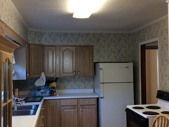 2nd image of 270 Cranberry Dr