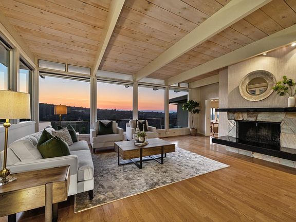 3rd image of 25111 La Loma Dr