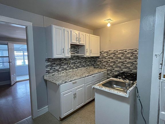 2nd image of 231 Sansom St #2
