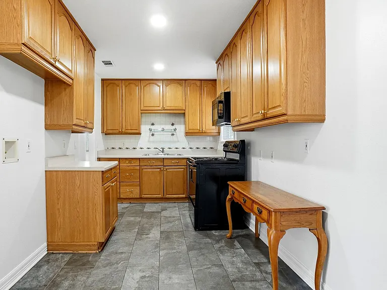 1013 Irion Dr — Photo 5