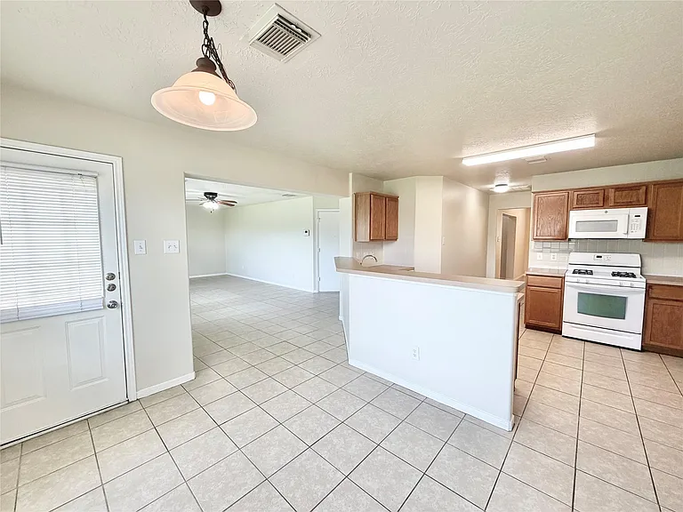 21734 Texian Ct — Photo 9