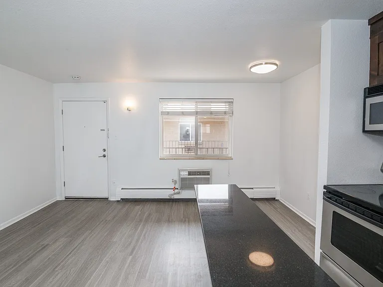 Quad on Emerson — Photo 53