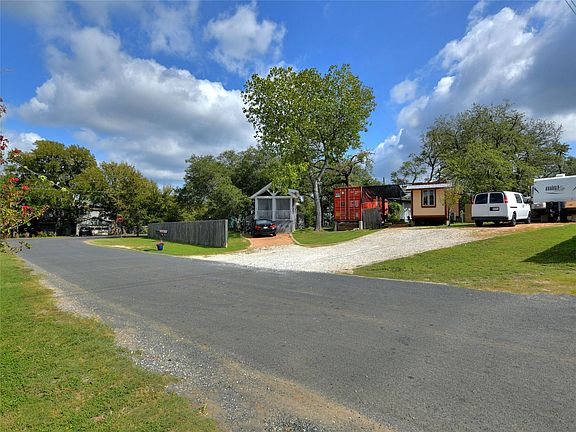 4th image of 1702 Saracen Rd