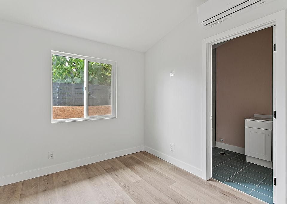 2nd image of 738 Center St #B