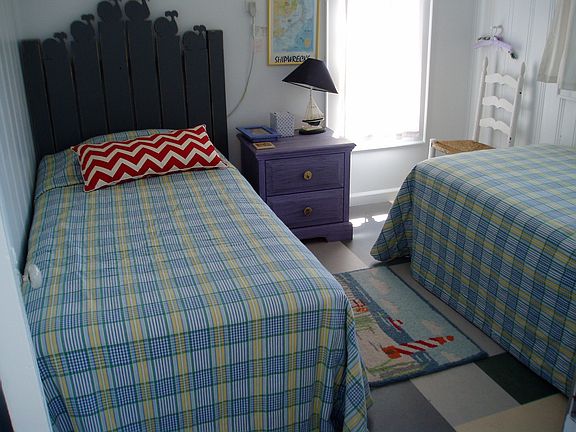 Twin bedroom, 1st floor