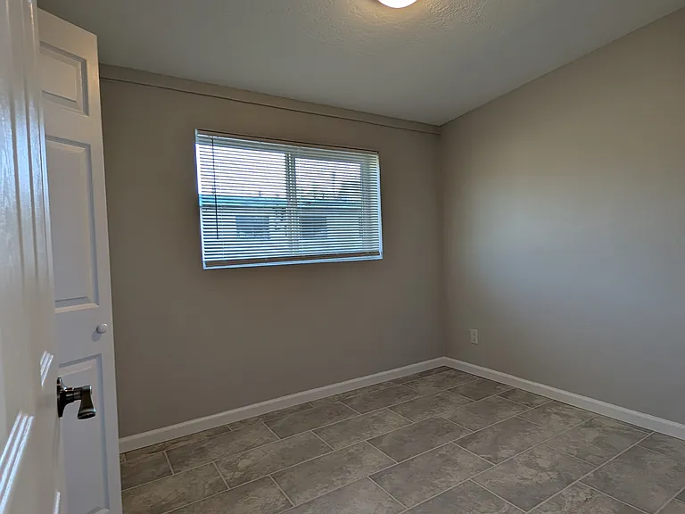 1822 Alvarado Dr NE — Photo 4