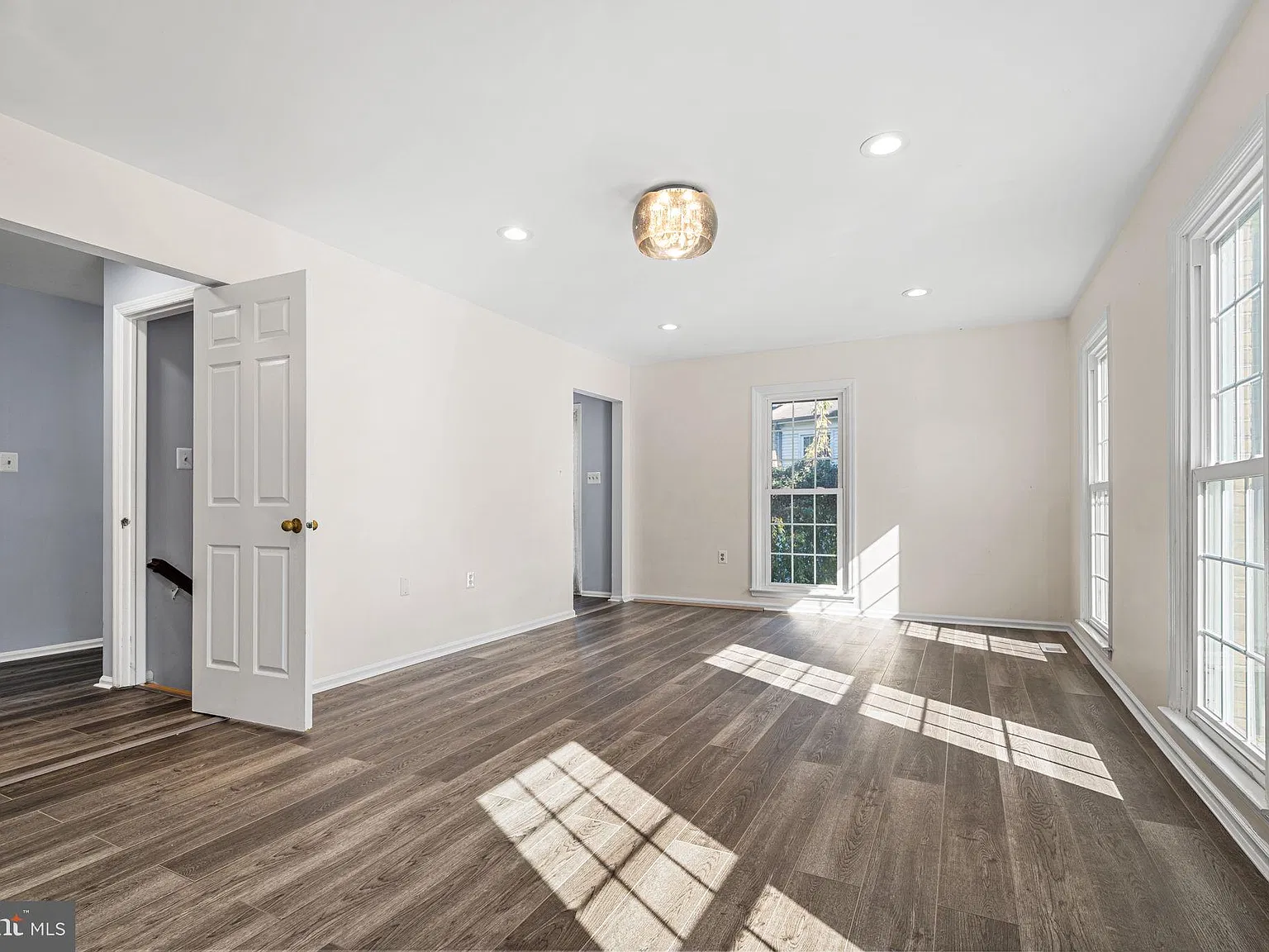 3 bed, 3.5 bath, 1684 sqft, $3,600 — Photo 3