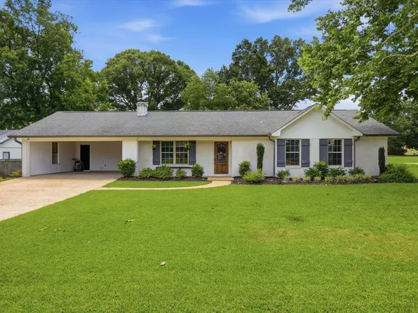 1106 4th St SE, Magee, MS 39111