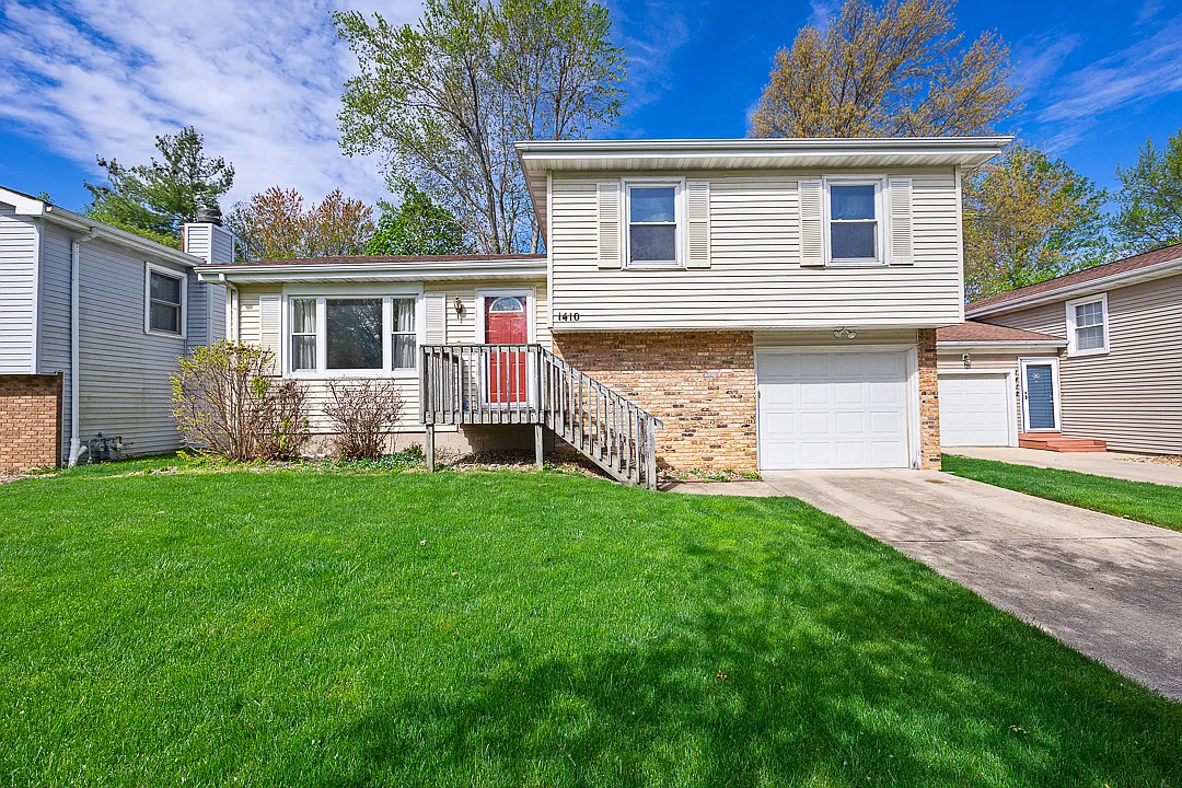 1410 Ridgeport Ave photo 1