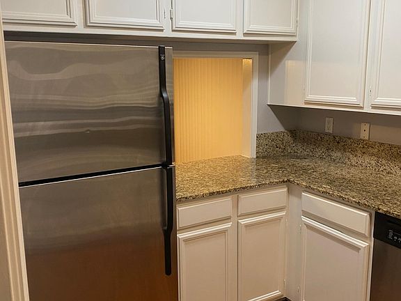 4th image of 130 Barneson Ave APT 5