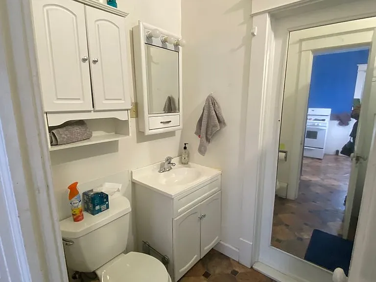 1204 Kenwood Ave — Photo 7
