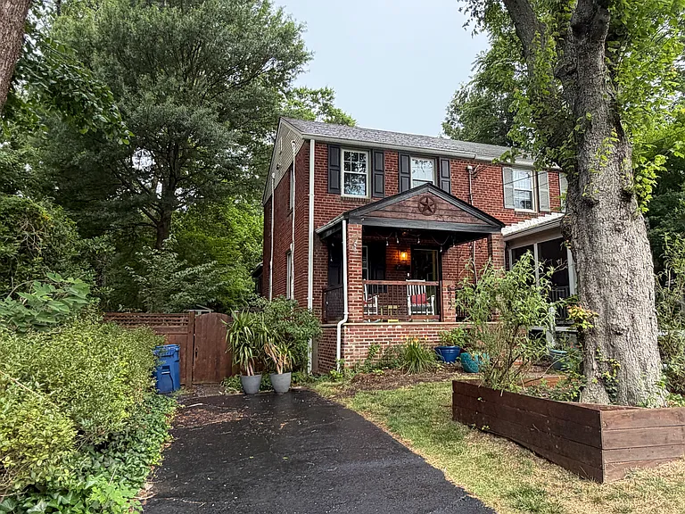 5932 Edgehill Ct — Photo 2