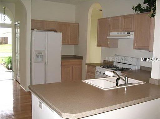 4th image of 18305 Brookpark Dr