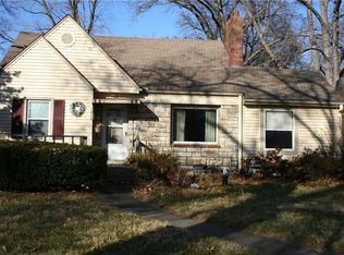 5418 W 55th St, Roeland Park, KS 66205